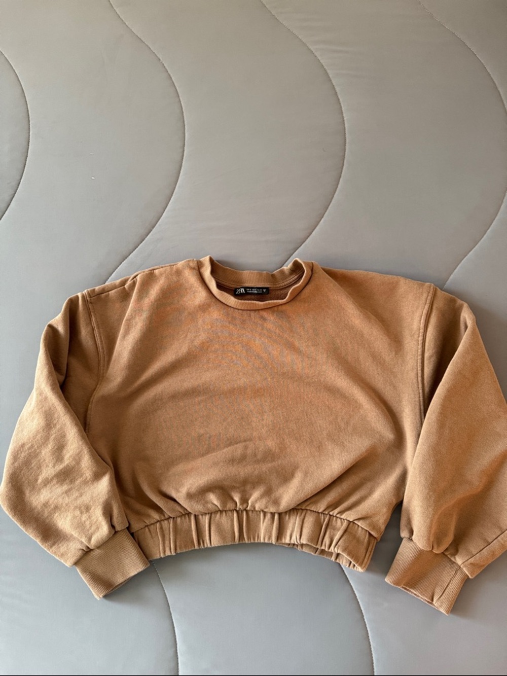 ZARA Women's Camel Cropped Sweatshirt